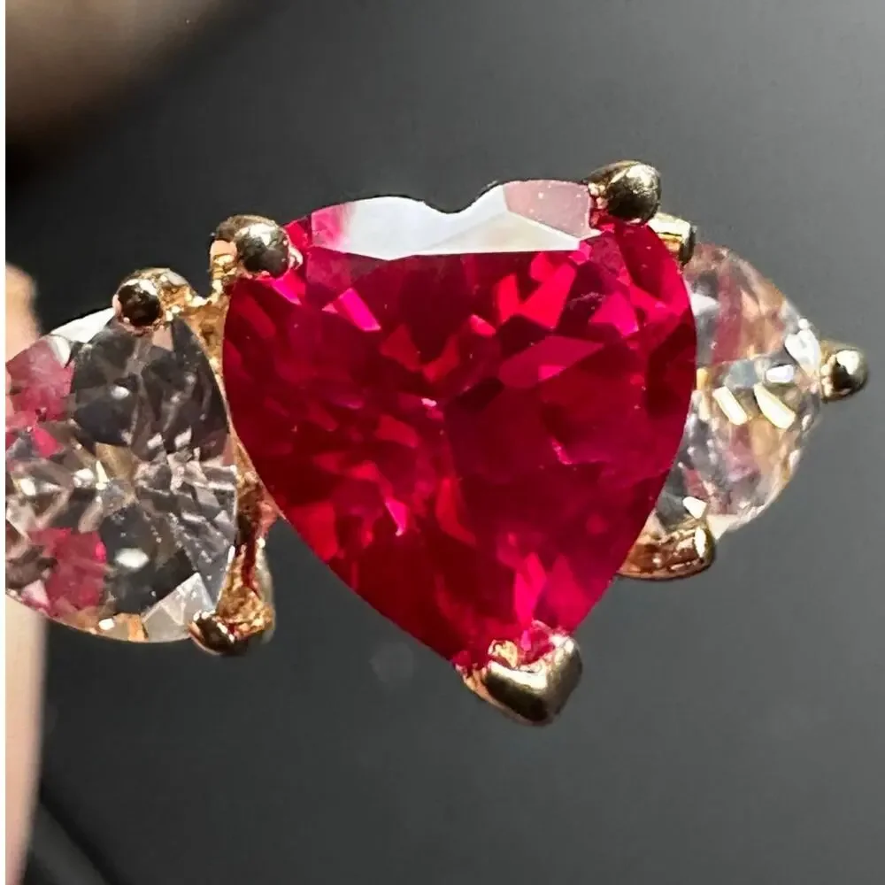 10K Gold Heart Red Stone Ring White Topaz Accent Size 6.75 2.19g